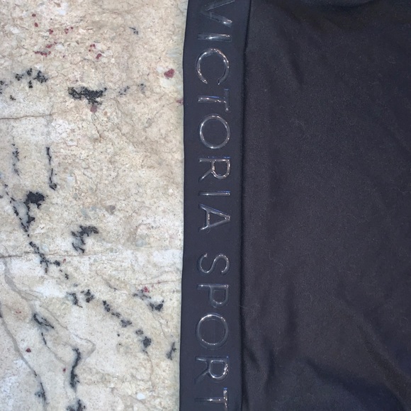 Victoria secret cropped sports top - Picture 3 of 4